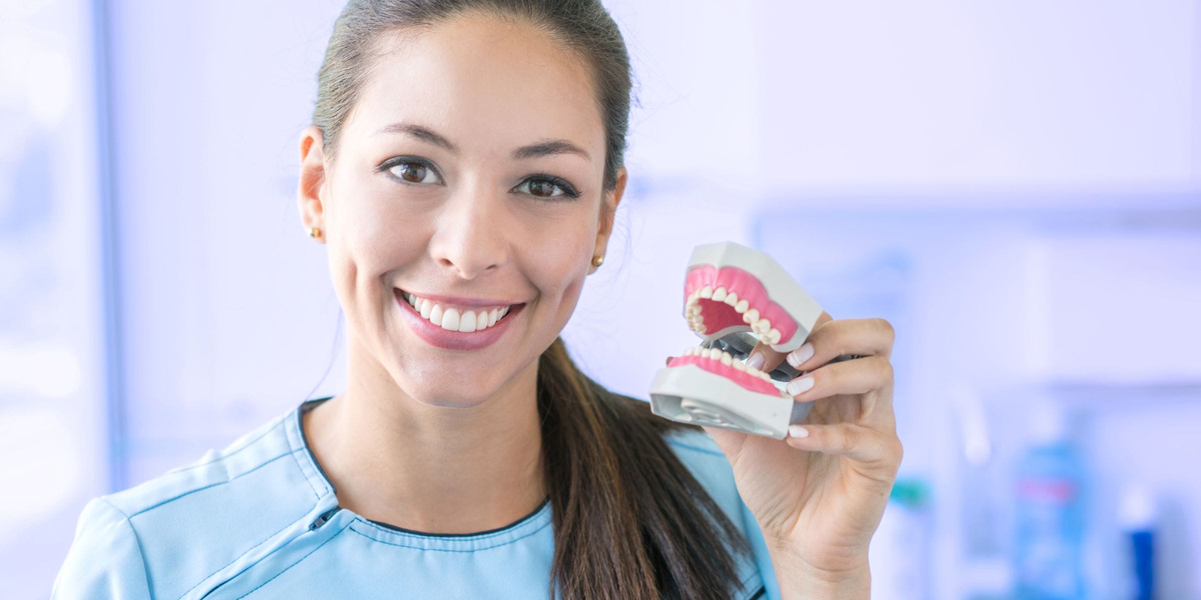 female orthodontist explain what gum disease and dental treatment are