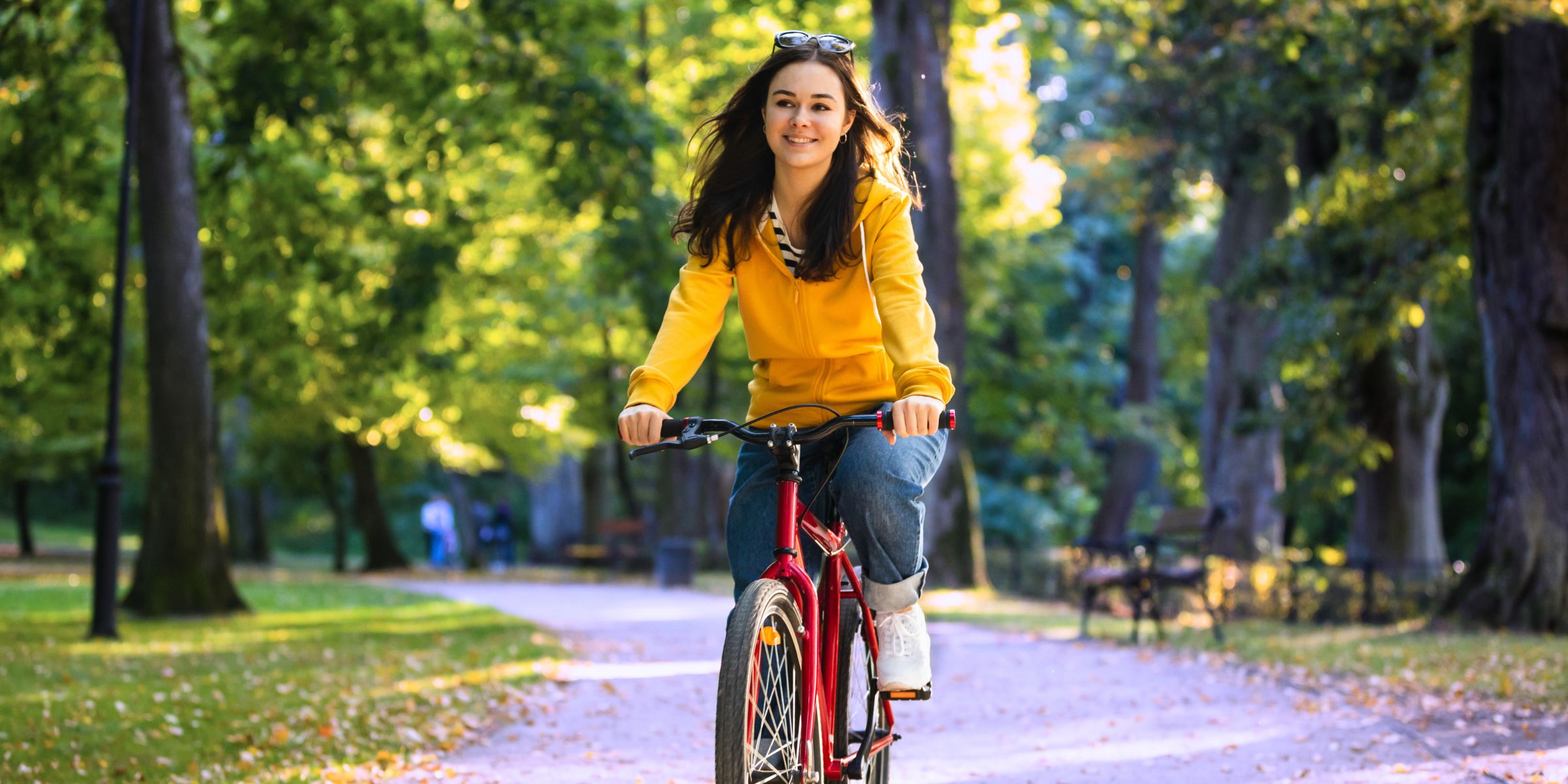 young woman staying active and keeping heart healthy