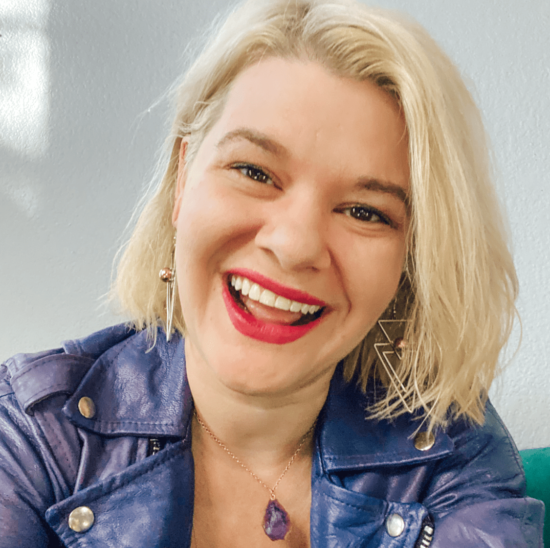 dr michele ross profile pic november 2020 cannabis author dr. michele noonan ross