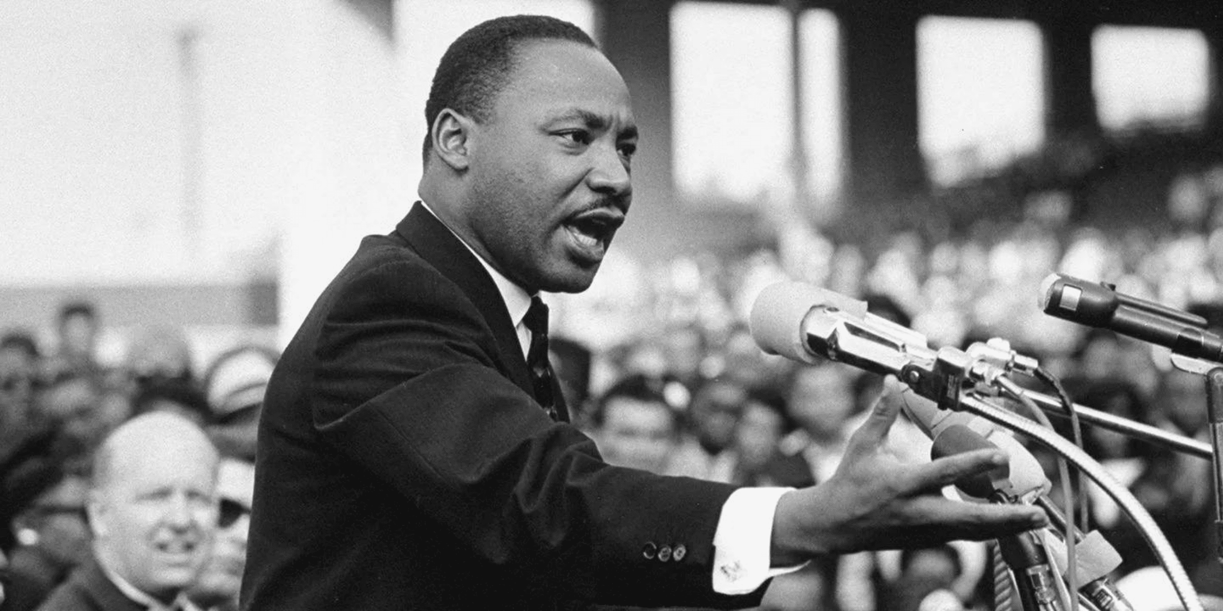 martin luther king jr giving speech justice